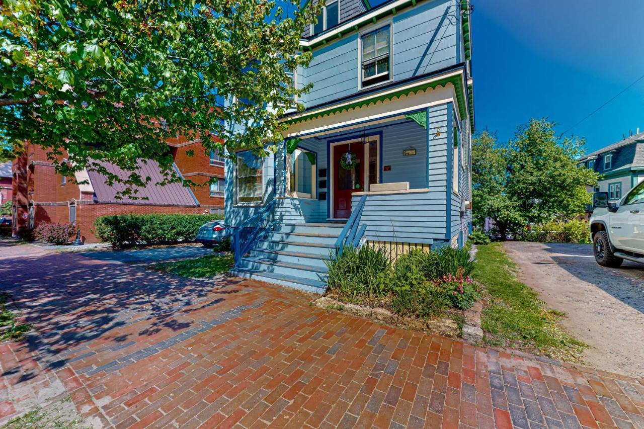 Cumberland Casa - B Apartment Portland Bagian luar foto